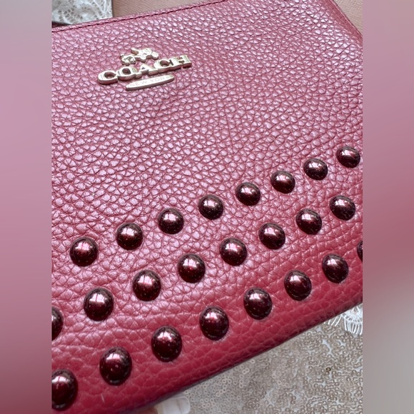 COACH Like New! Beaded Cranberry Corner Zip Pebble Leather Wristlet - Picture 2 of 13